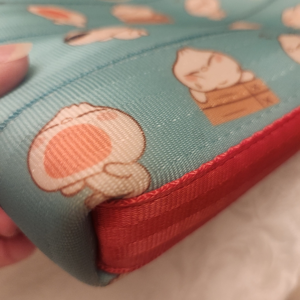 Harveys Seatbelt Bao Crossbody bag💕 - Picture 8 of 8